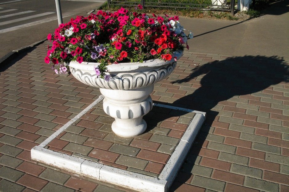 Вазон квадратный уличный