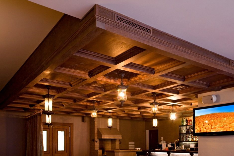 Натяжной потолок с балками