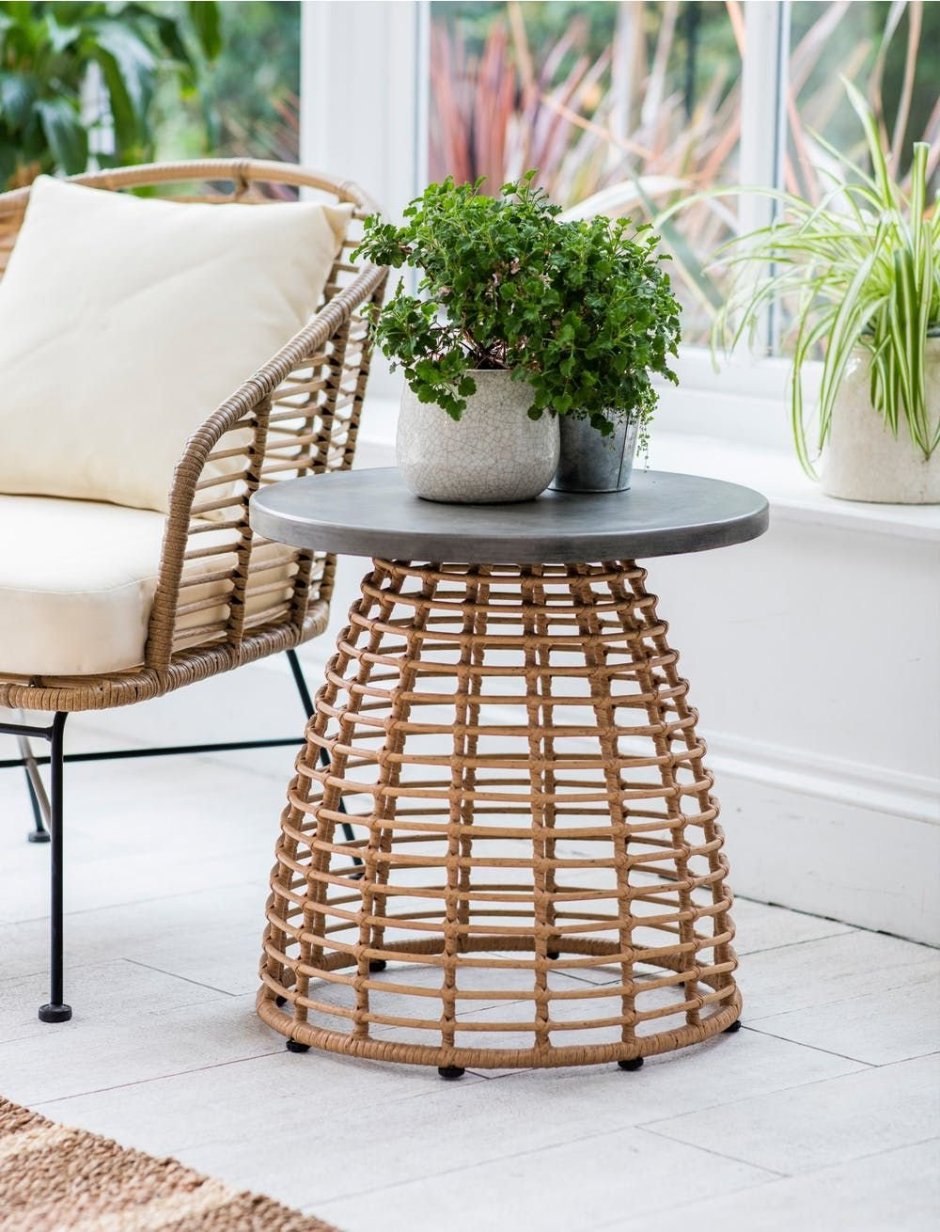 Плетеный столик
