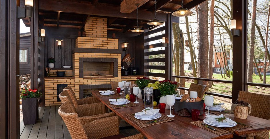 Беседка с барбекю и мангалом с односкатной крышей