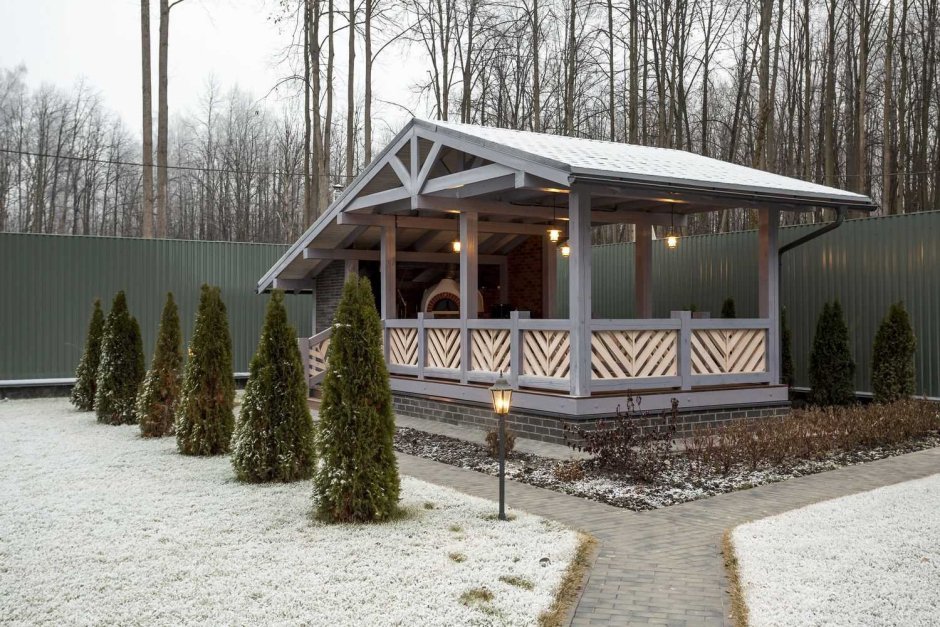 Интерьер беседки 4х4 в среднеазиатском стиле