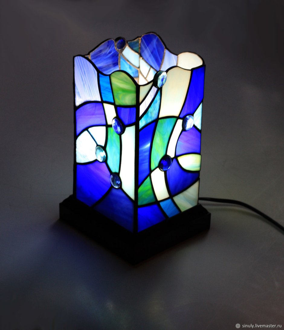 Витражный светильник