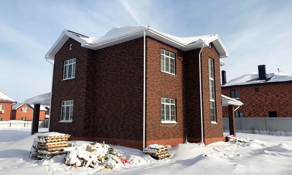 Облицовка красным кирпичом