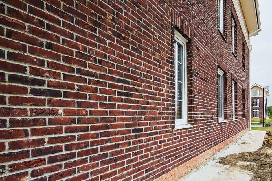 Старинный кирпич в интерьере