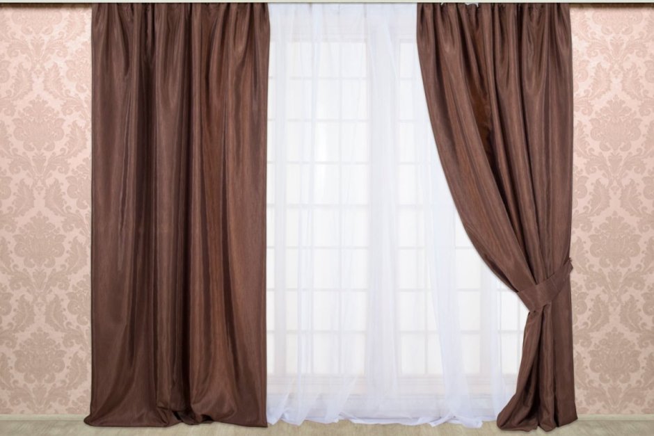 Тюль с коричневыми шторами