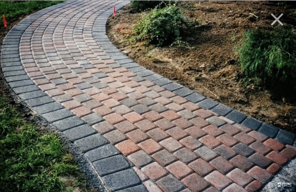 Дорожки из брусчатки и щебня