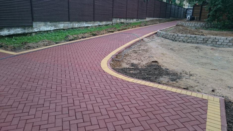 Бордюр для гравийной дорожки