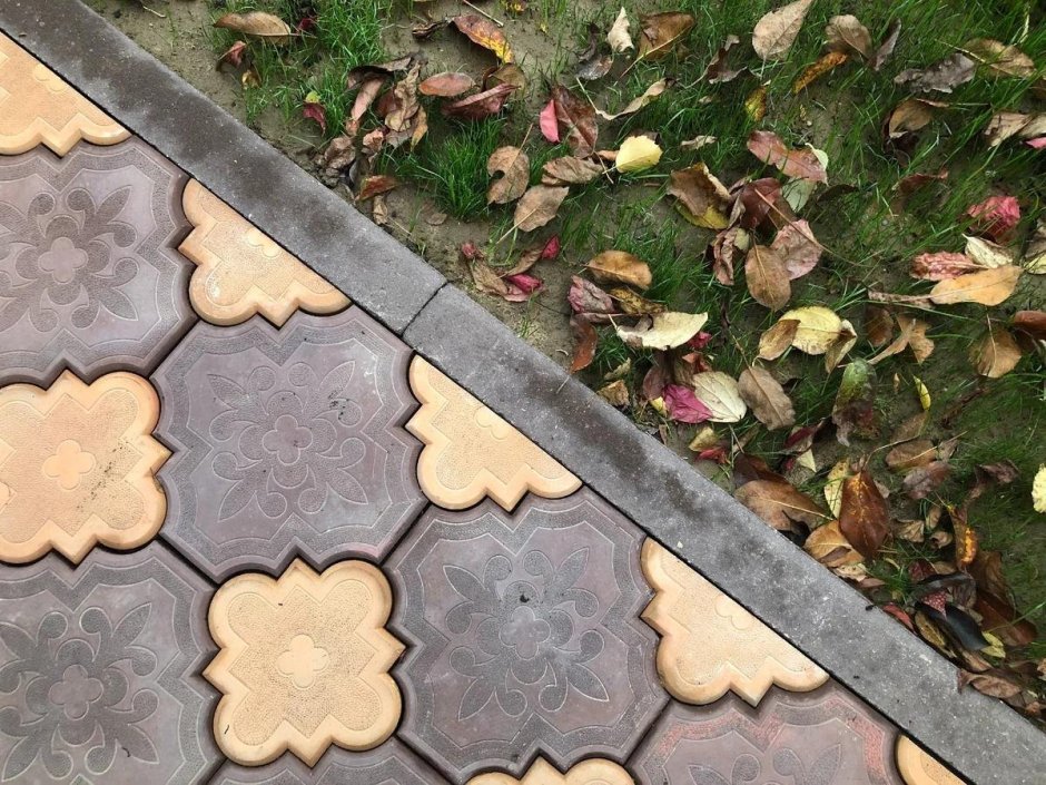 Выложить дорожки на даче