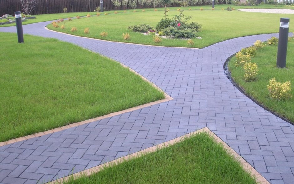 Развилка дорожки мощение