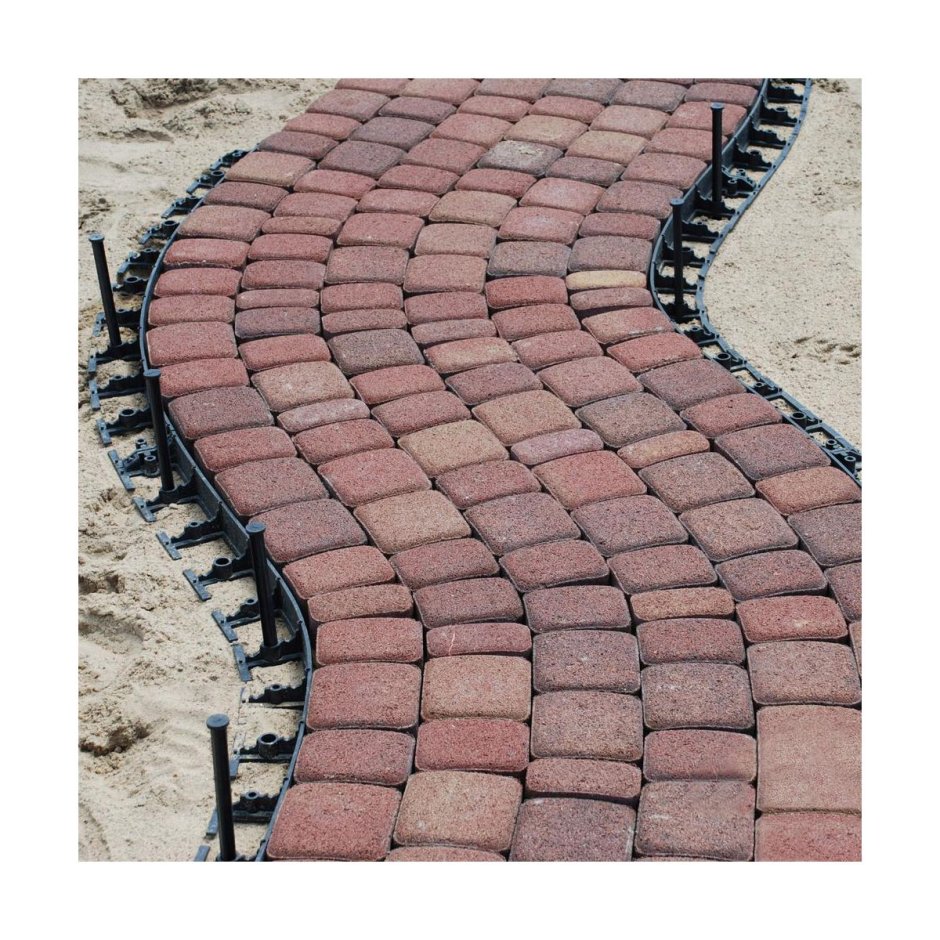 Красная брусчатка дорожка