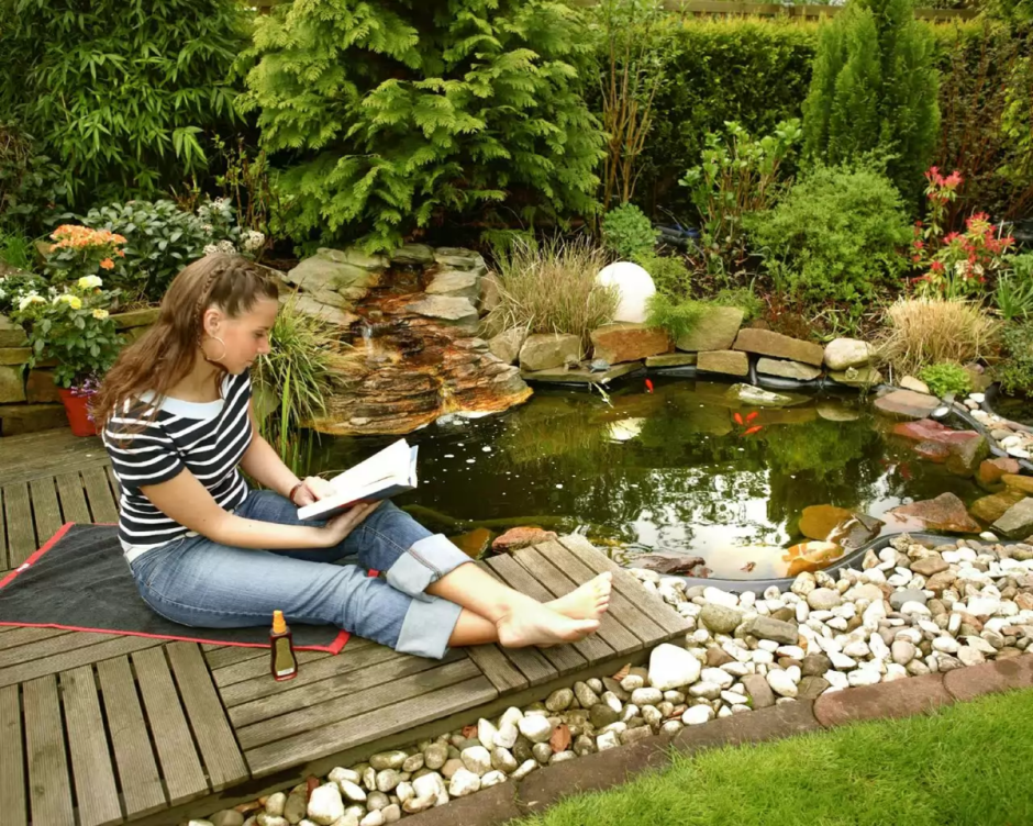 Декоративный бассейн для дачи