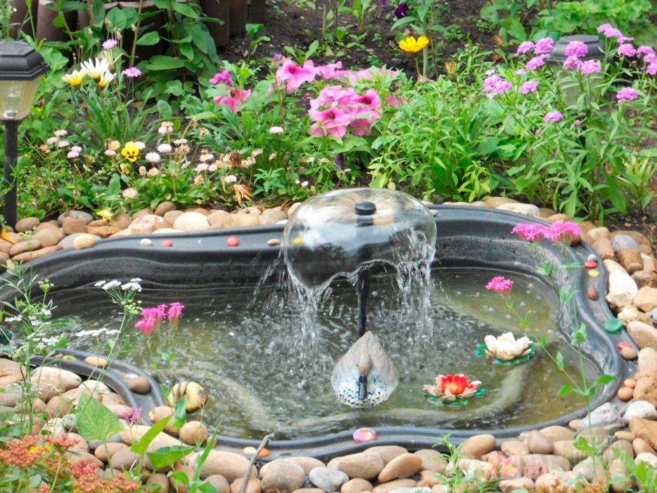 Декоративный бассейн для дачи