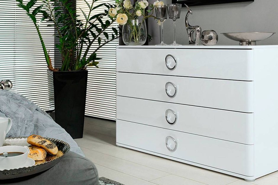 Комод в гостиную