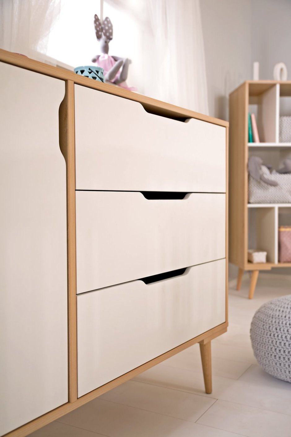 Комод без ручек