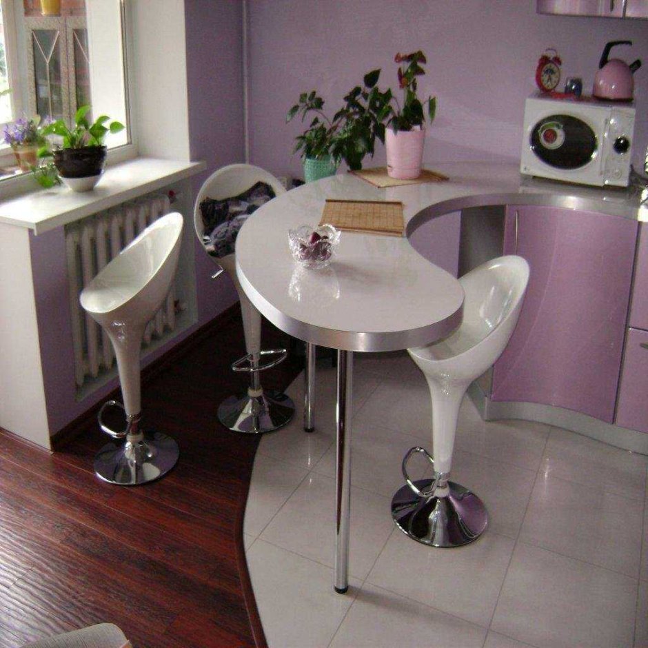 Стол на маленькую кухню