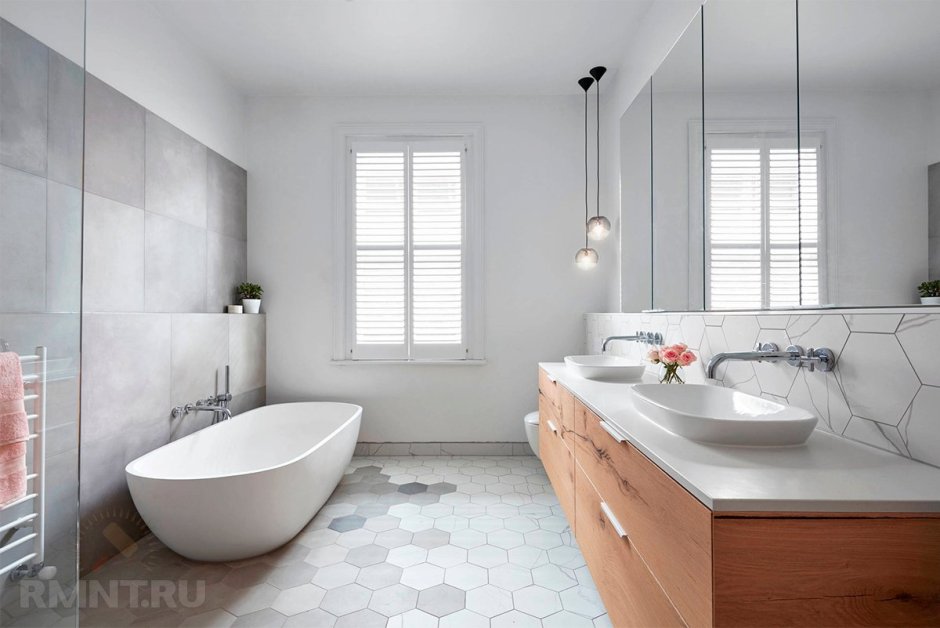 Ванная комната с серыми стенами