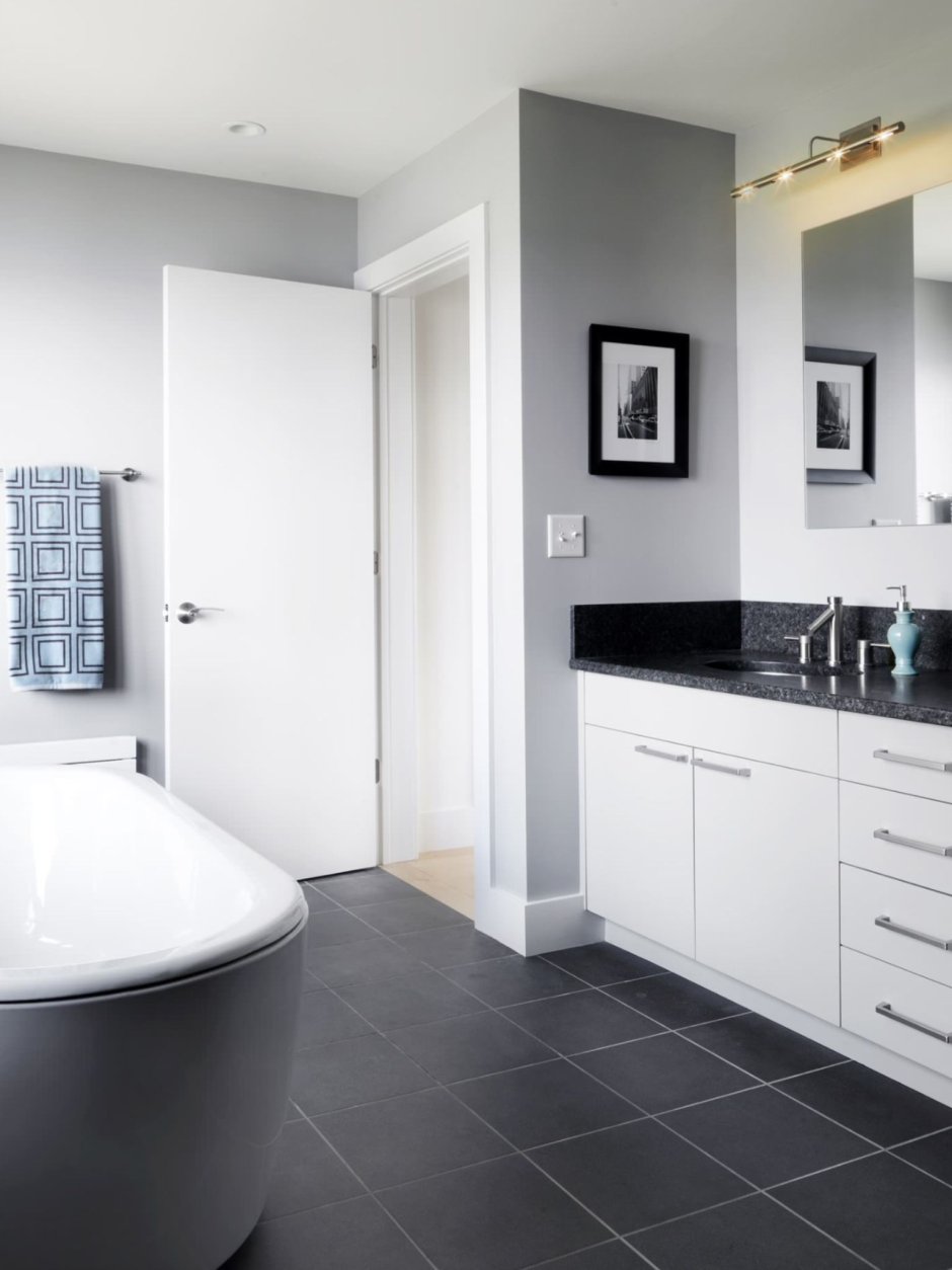 Интерьер ванной в белых тонах