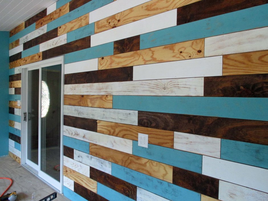 Крашенные деревянные панели