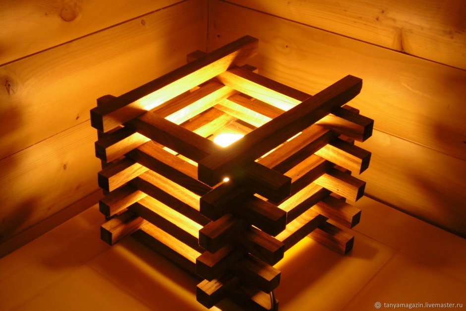 Панно из деревянных палок