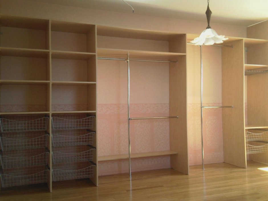 Шкаф гардеробная в зал