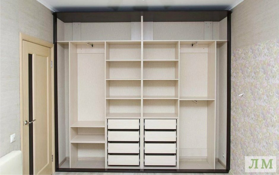 Шкаф с матовым стеклом