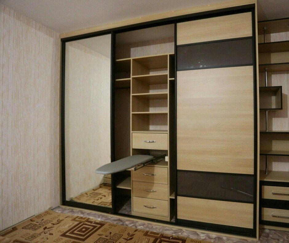 Шкаф купе со скошенным углом