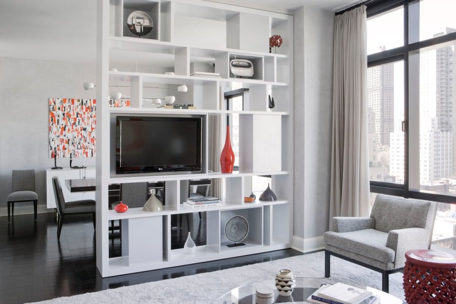 Стеллаж с телевизором для зонирования