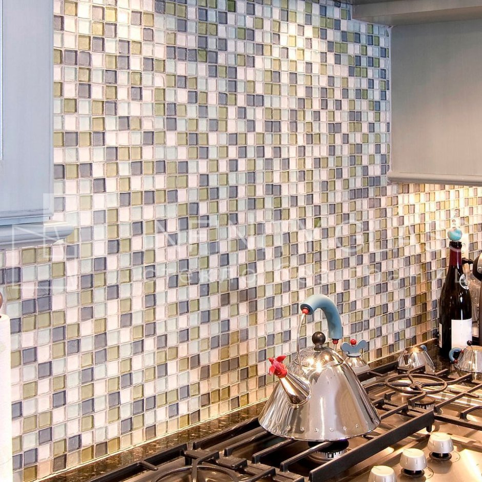 Ванная с мозаичной плиткой