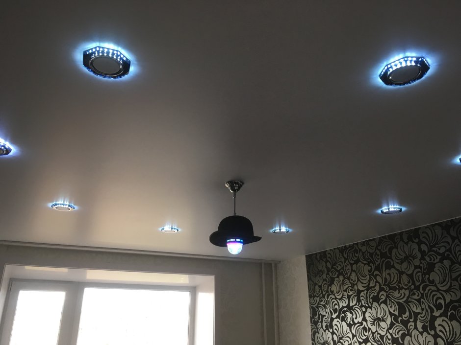 Люстры для натяжных потолков