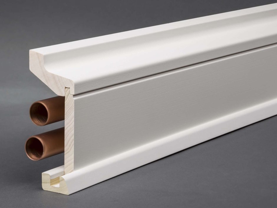 Плинтусы Рехау для скрытия труб