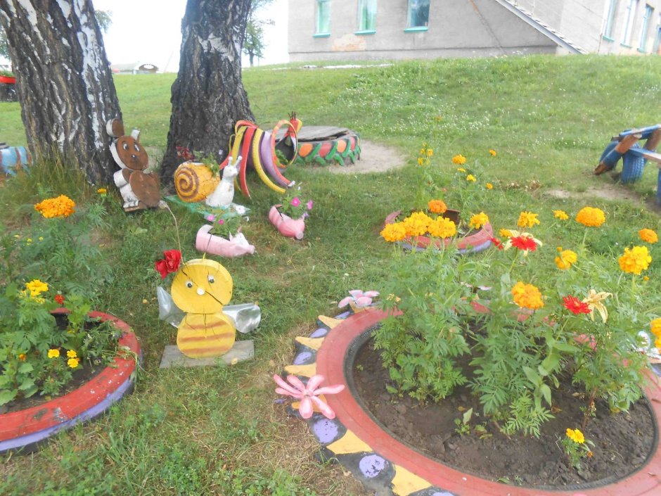 Красивые клумбы в детском саду