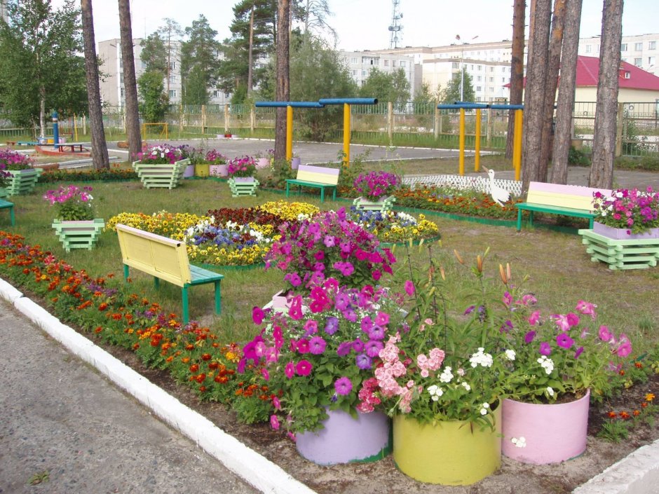 Благоустройство территории ДОУ