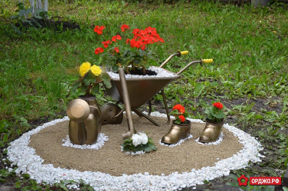 Фигурки для украшения детской площадки