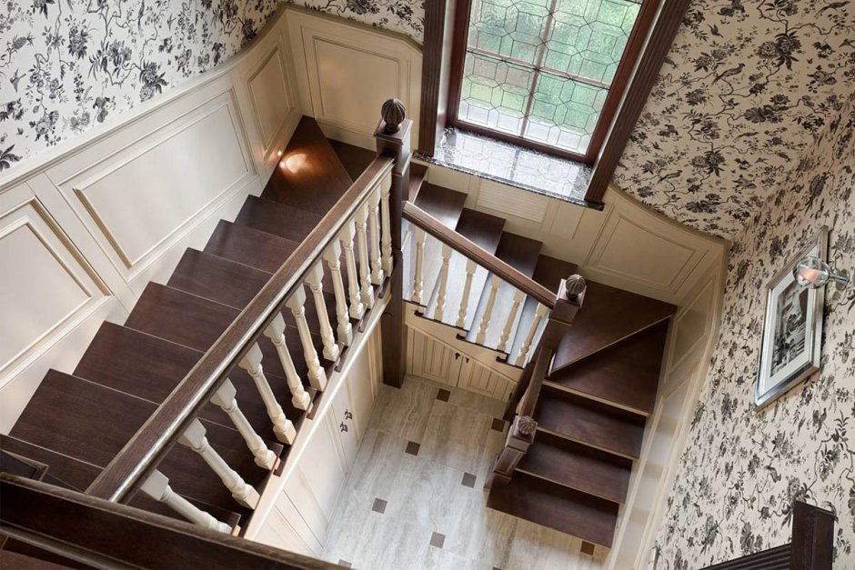 Лестничные марши деревянные в частном доме