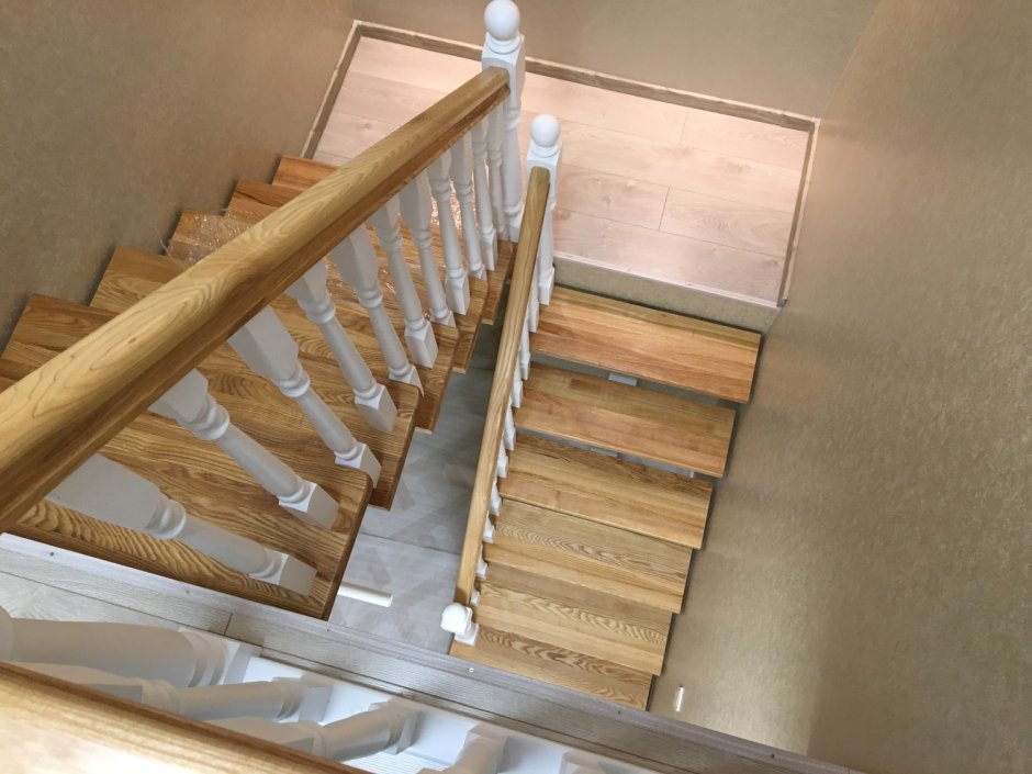 Лестница 2 маршевая с площадкой 40 градусов