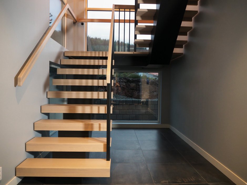 Лестницы на косоуре с поворотом на 180