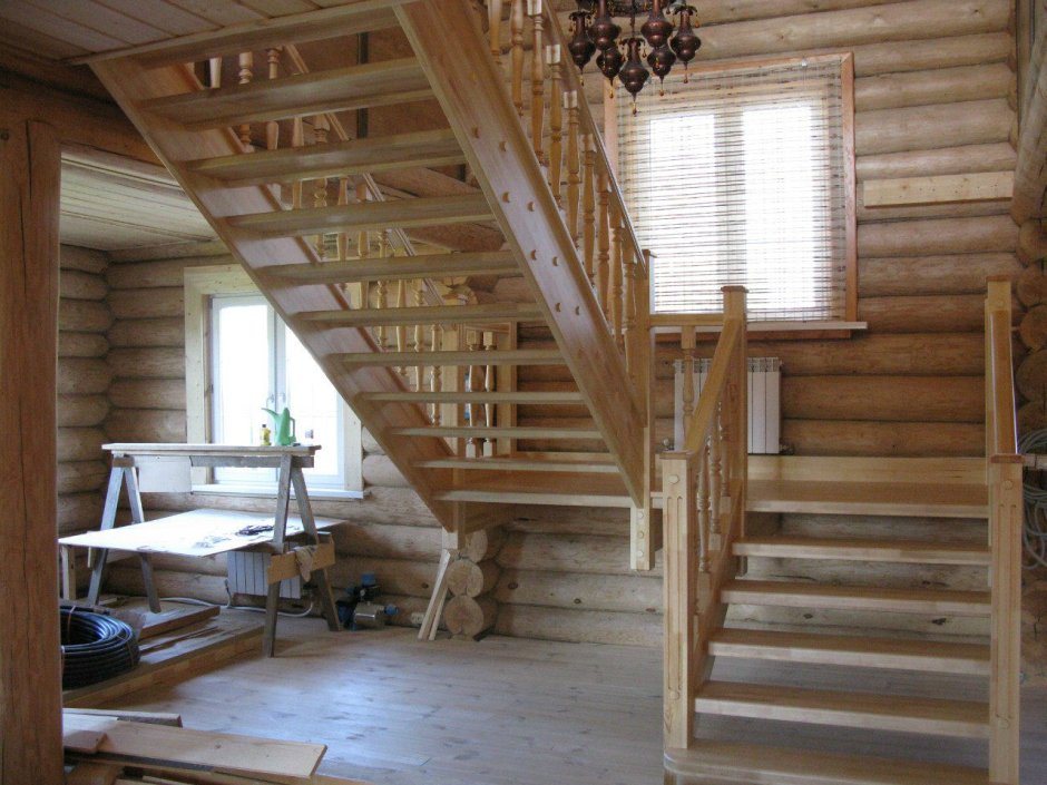 Лестница на 2 этаж двухмаршевая