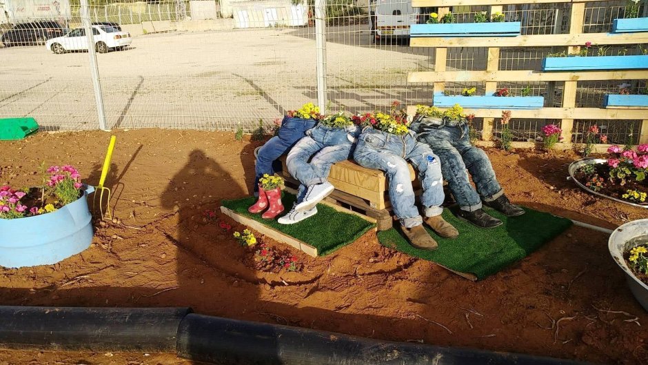 Джинсовые клумбы