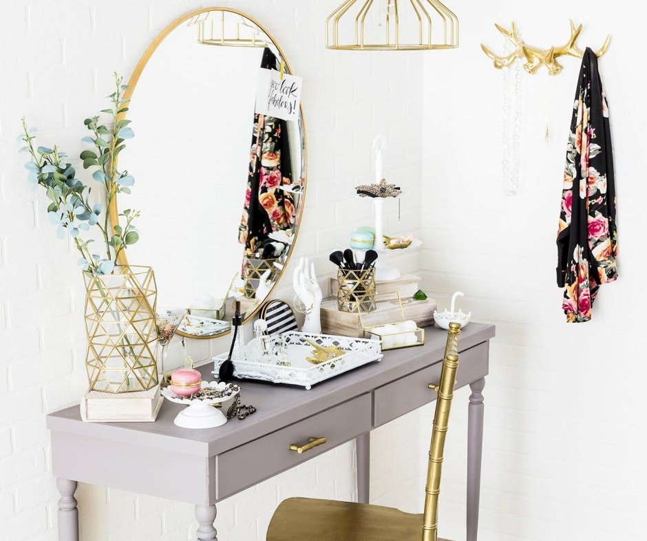 Туалетный столик в стиле ретро