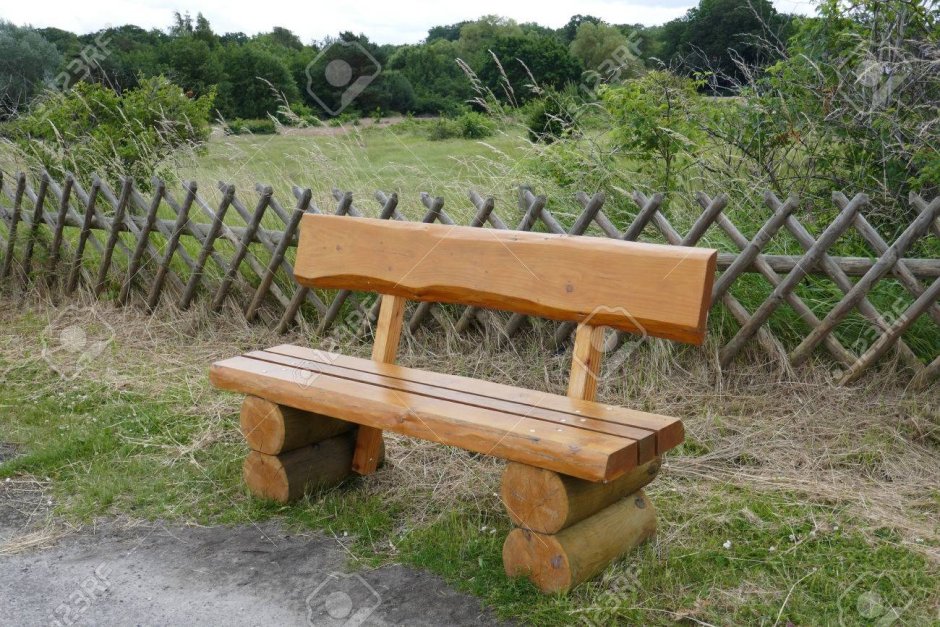 Лавочка деревянная