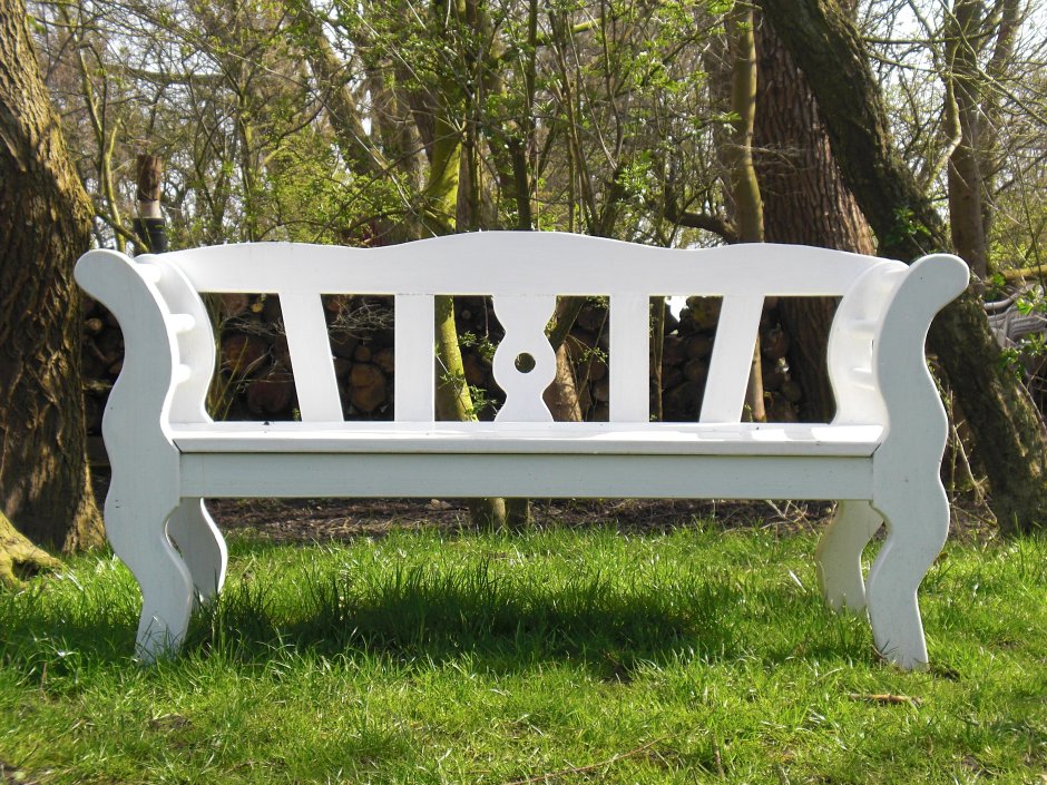 Резные лавки из дерева