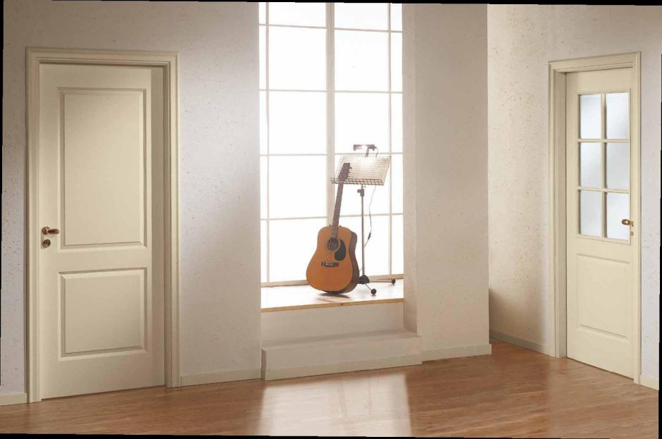 Бежевые двери в интерьере