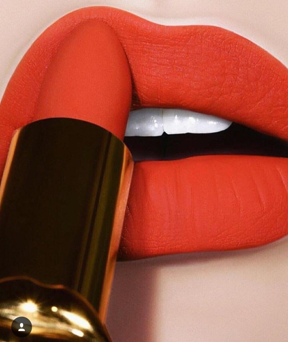 Кораллово розовая помада