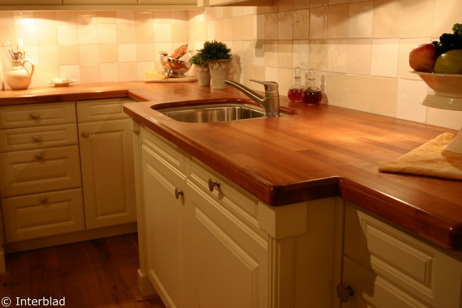 Деревянная кухонная столешница