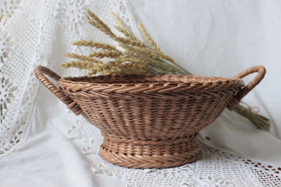 Плетение из бумажной лозы сани новогодние