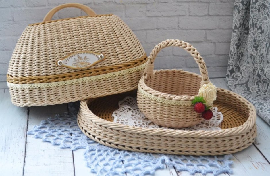 Плетеные корзины из бумажной лозы
