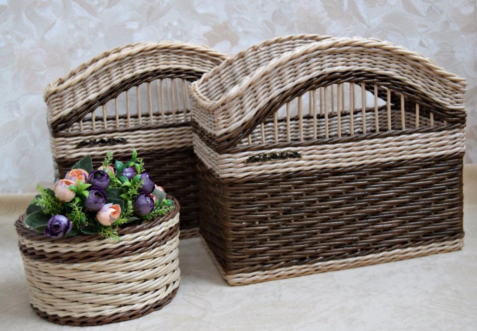 Корзина для бумаг плетеная