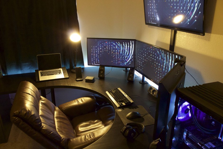 Компьютерная комната в доме