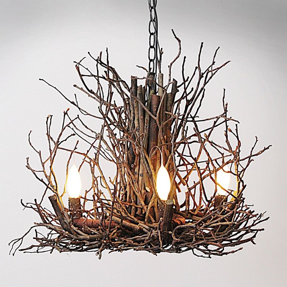 Люстра из веток
