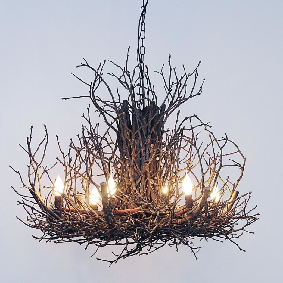Люстра из веток